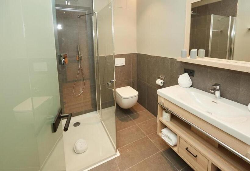 주니어 스위트 발코니, Zum Goldenen Hirsch