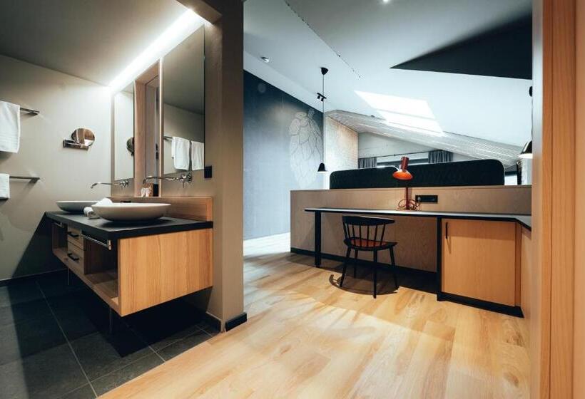 스위트 도시 전망, Zum Goldenen Hirsch