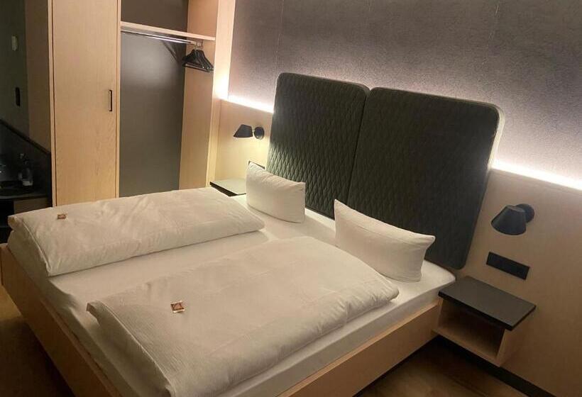 스탠다드 룸, Zum Goldenen Hirsch