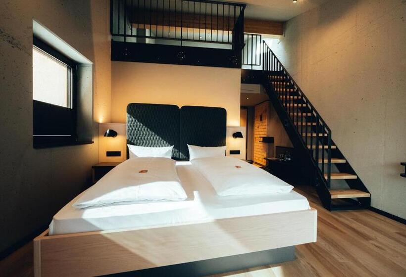 패밀리 룸, Zum Goldenen Hirsch