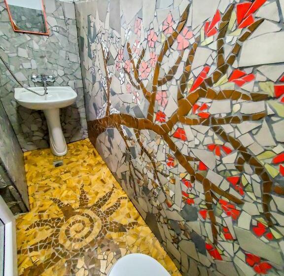 اتاق استاندارد, Cha Cha Backpackers