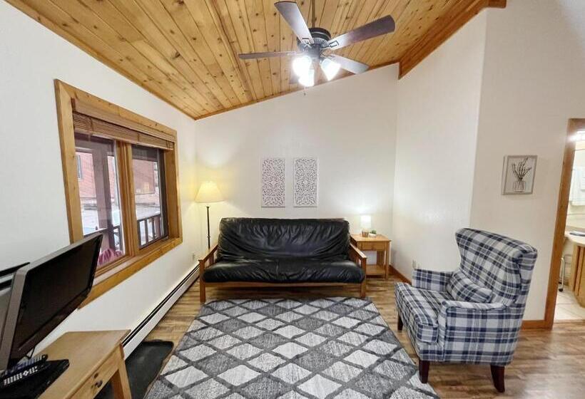 جناح, Columbine B Cabin Suite