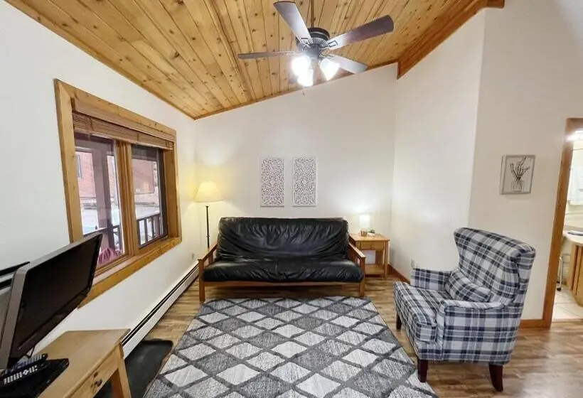 スイート, Columbine B Cabin Suite