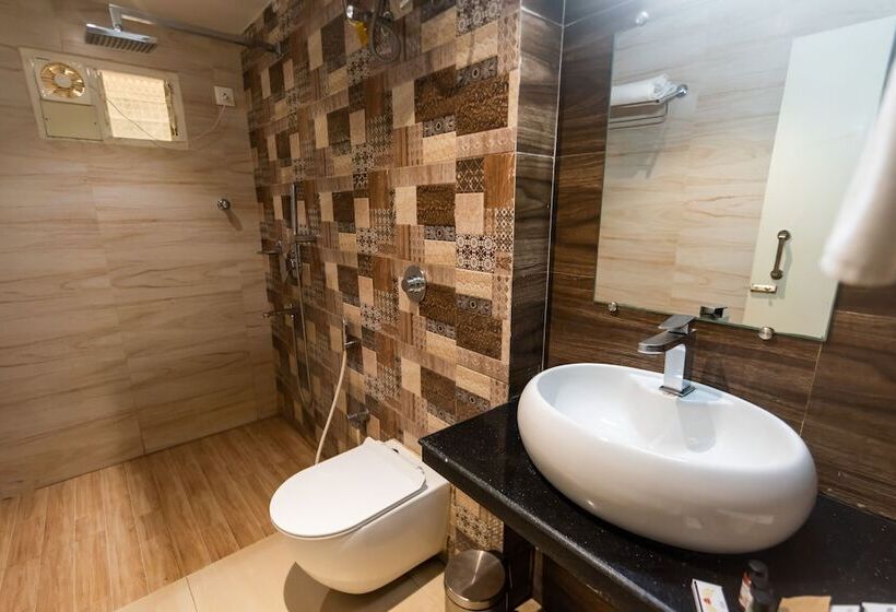 اتاق سوپریور, Nrs Hillton