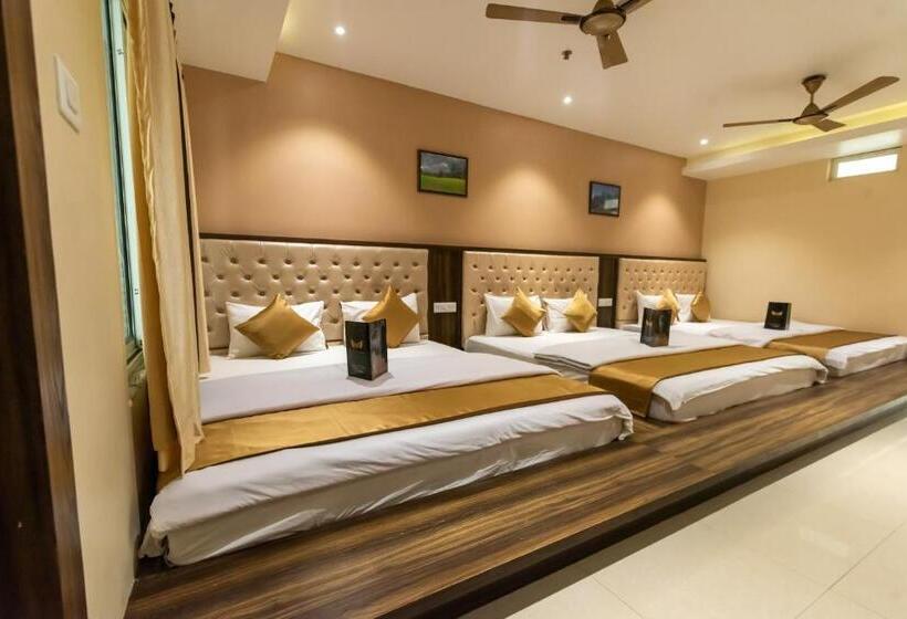 اتاق لوکس خانوادگی, Nrs Hillton