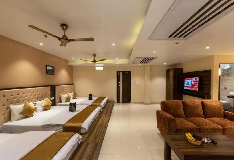 اتاق لوکس خانوادگی, Nrs Hillton