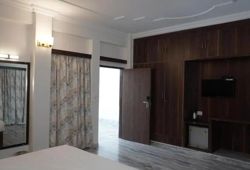 اتاق لوکس با تخت بزرگ, The Orchard House   A Boutique