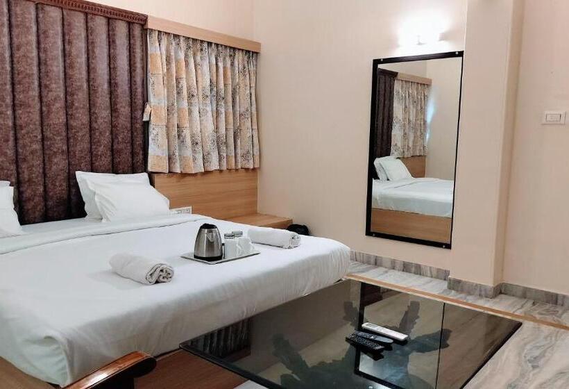 Номер Deluxe Кровать Кинг, The Orchard House   A Boutique