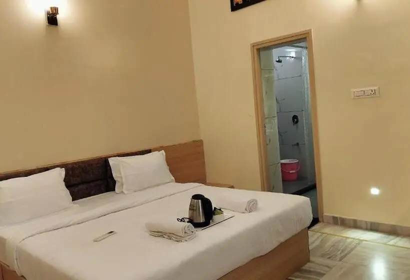 اتاق لوکس با تخت بزرگ, The Orchard House   A Boutique