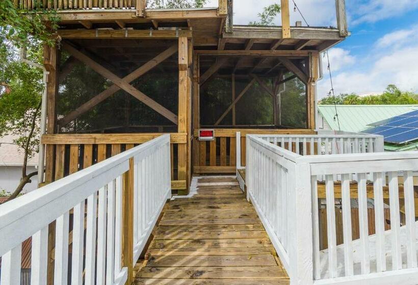 غرفة قياسية, Depot Village