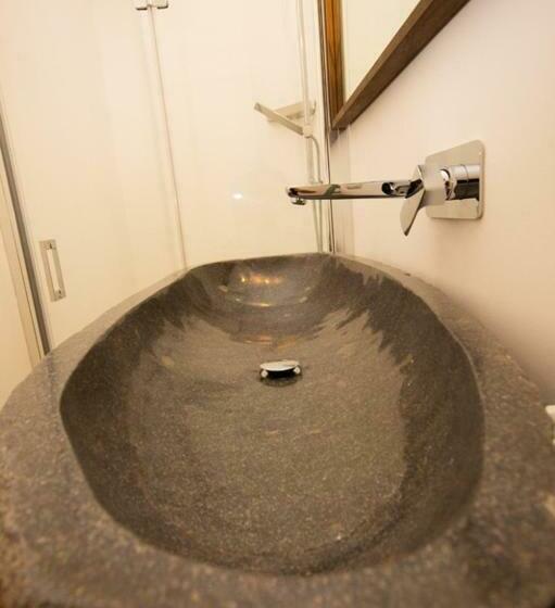 חדר דלוקס, Palazzo Raho Art Museum