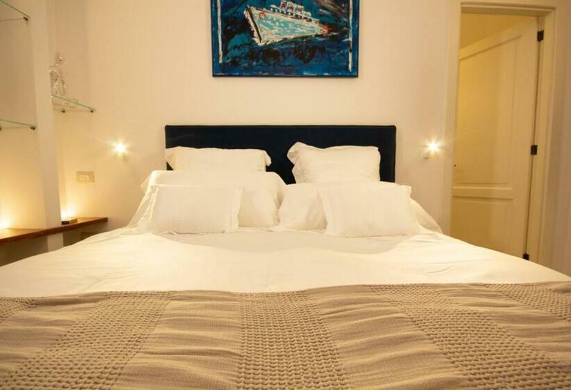 חדר דלוקס, Palazzo Raho Art Museum