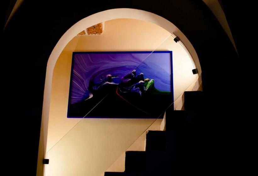 חדר דלוקס, Palazzo Raho Art Museum