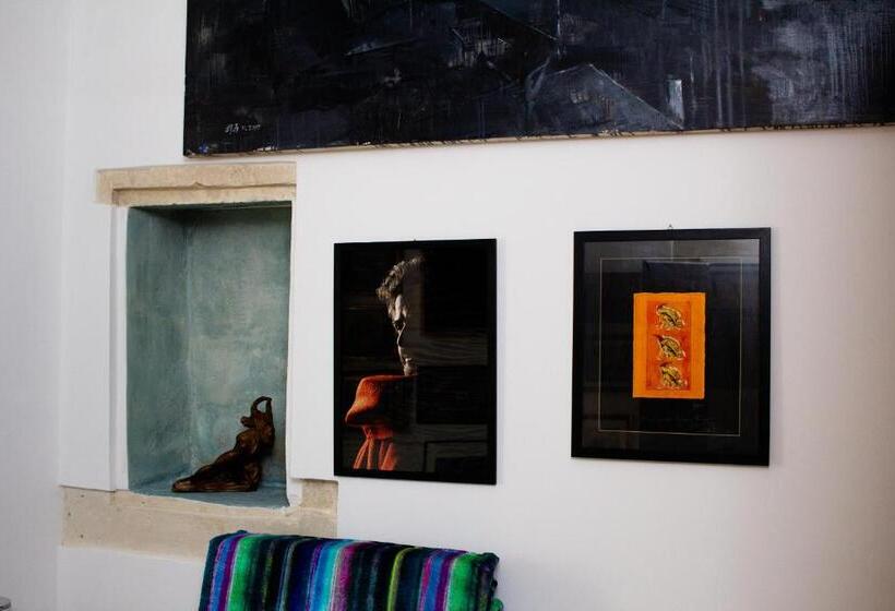 جناح جونيور مزوَّد بحمام سباحة, Palazzo Raho Art Museum