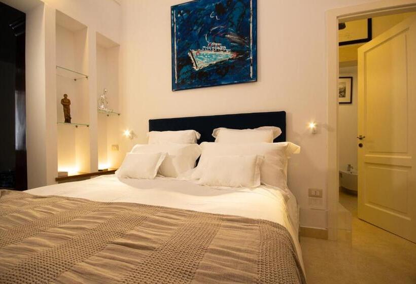 جناح جونيور مزوَّد بحمام سباحة, Palazzo Raho Art Museum