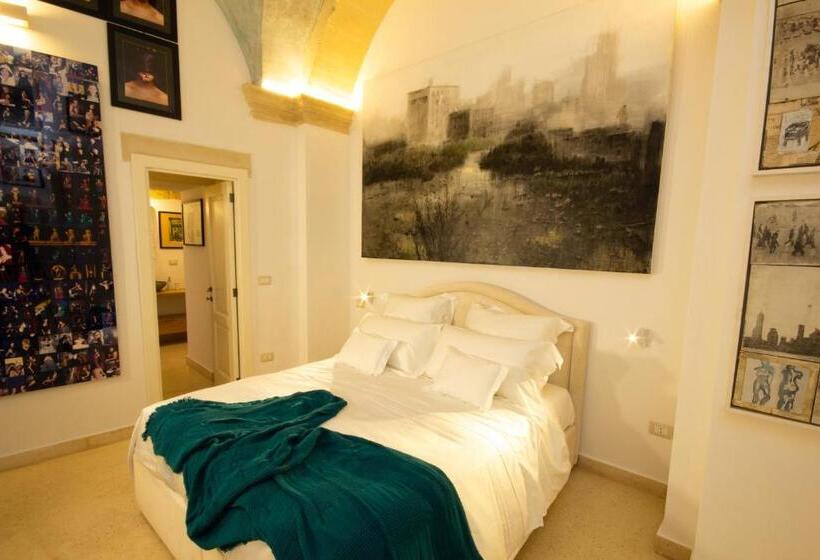 غرفة ديلوكس, Palazzo Raho Art Museum