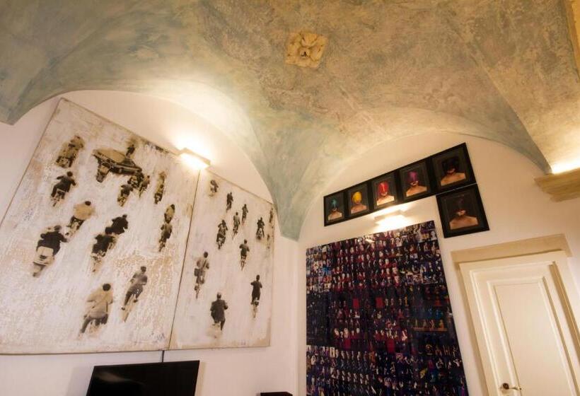 חדר דלוקס, Palazzo Raho Art Museum