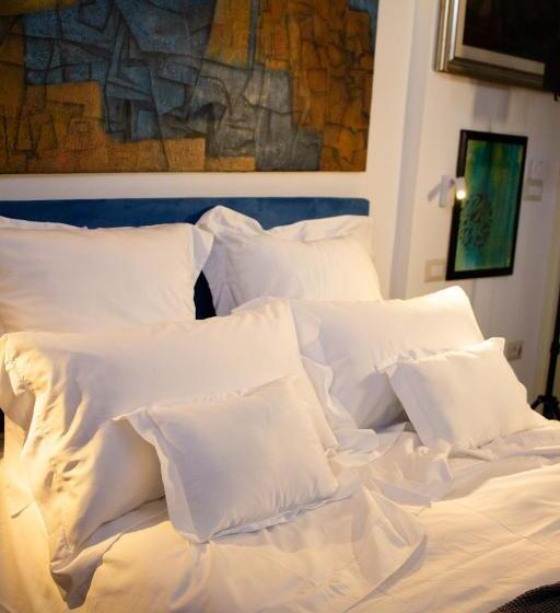 غرفة سوبيريور, Palazzo Raho Art Museum