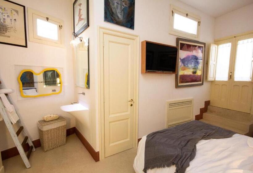 غرفة سوبيريور, Palazzo Raho Art Museum