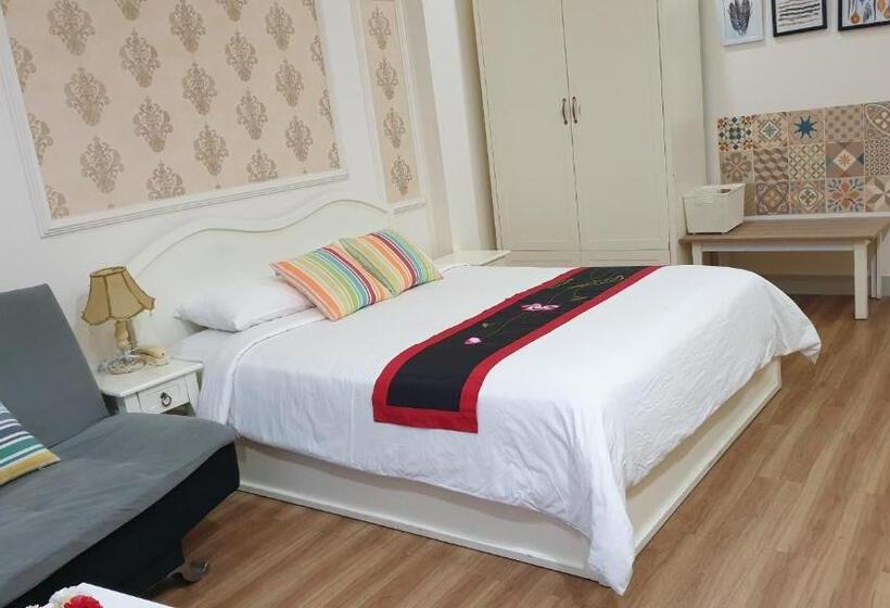 اتاق لوکس با بالکن, Chez Lotus Vn