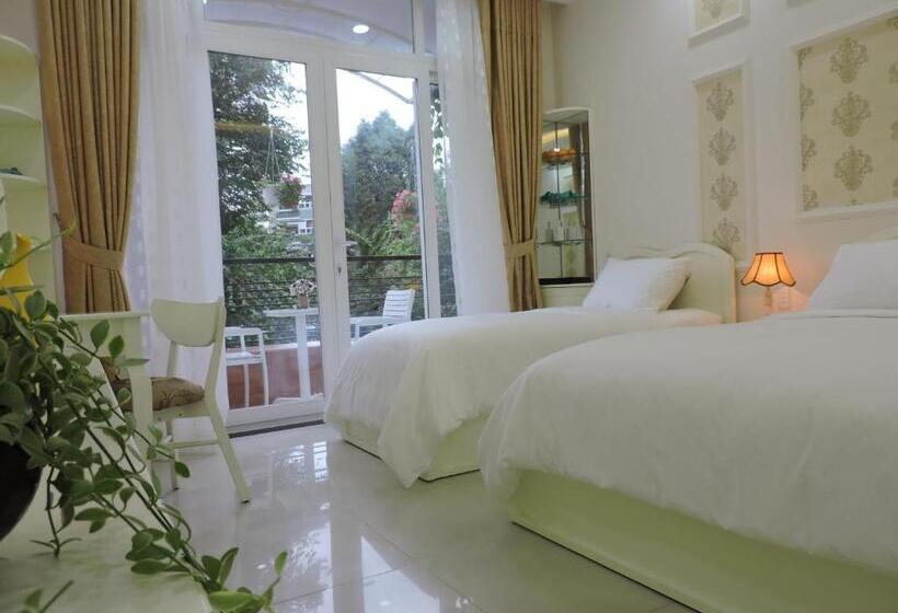 اتاق خانوادگی, Chez Lotus Vn