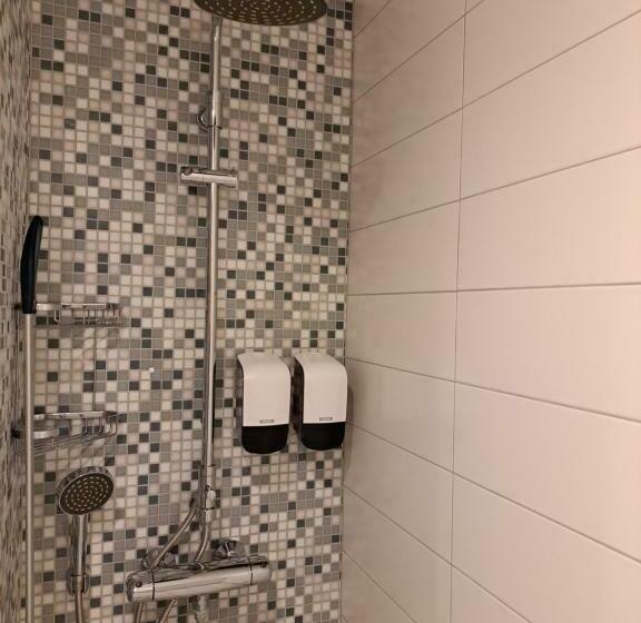 جناح مزوَّد بشرفة, Li Siuntio