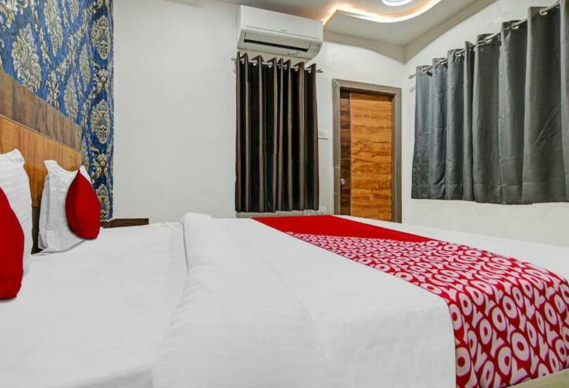 Triple Classic Room, Oyo Flagship 81271  Blue Wings