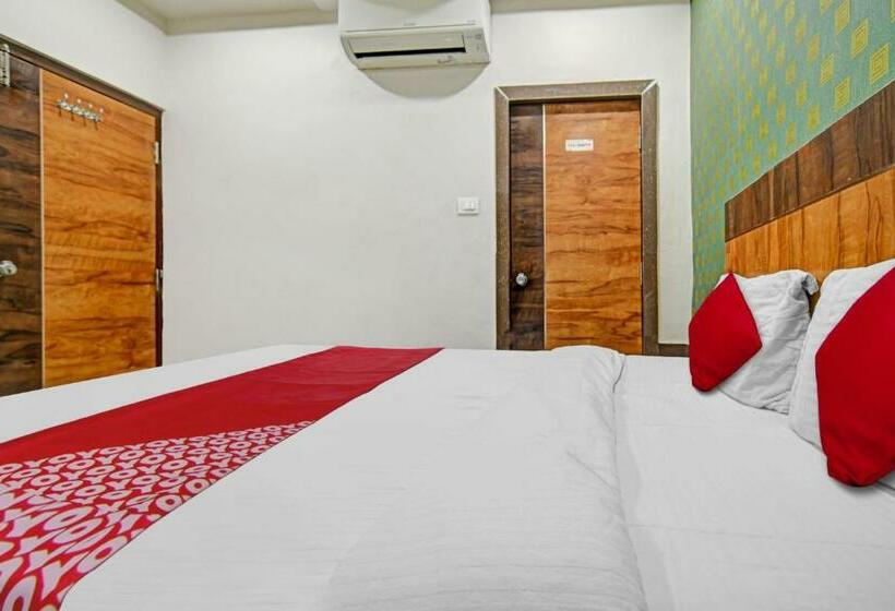 Triple Classic Room, Oyo Flagship 81271  Blue Wings