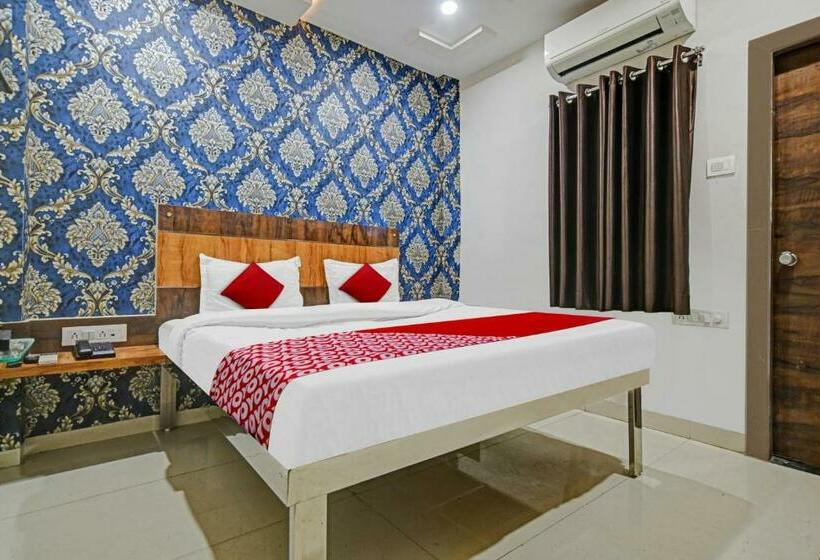 Triple Classic Room, Oyo Flagship 81271  Blue Wings