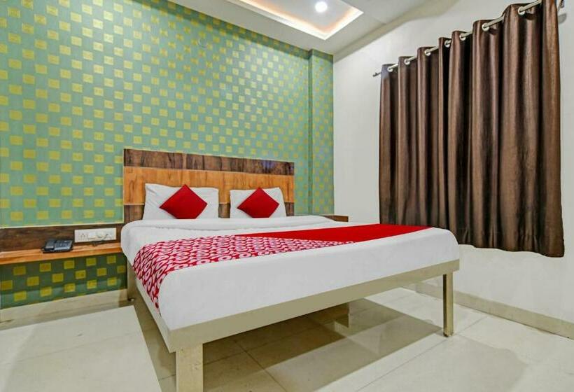 Triple Classic Room, Oyo Flagship 81271  Blue Wings