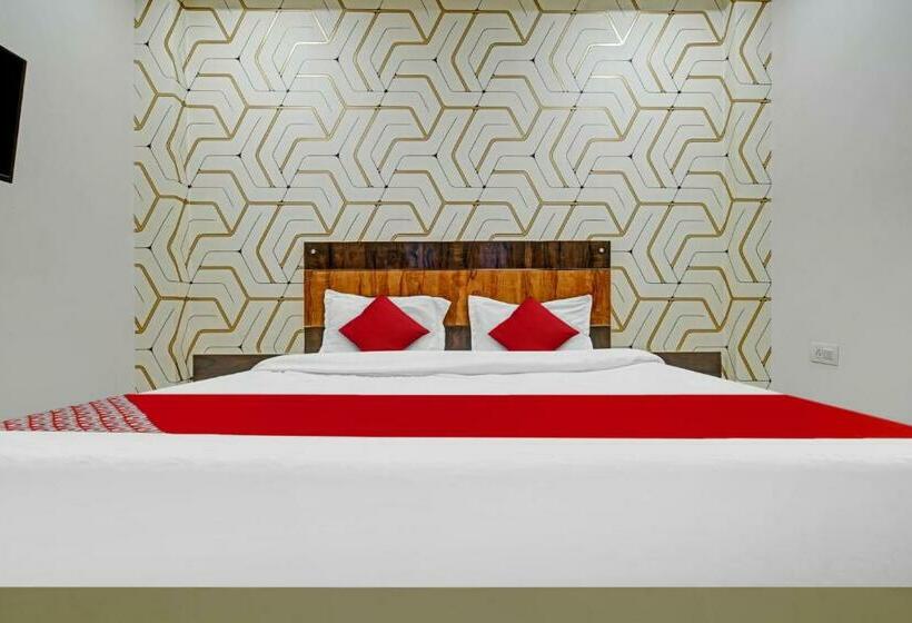 Triple Classic Room, Oyo Flagship 81271  Blue Wings