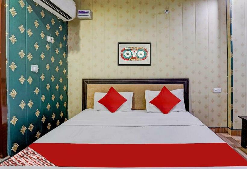 Трехместный Номер Классика, Oyo Flagship 81296 Sh