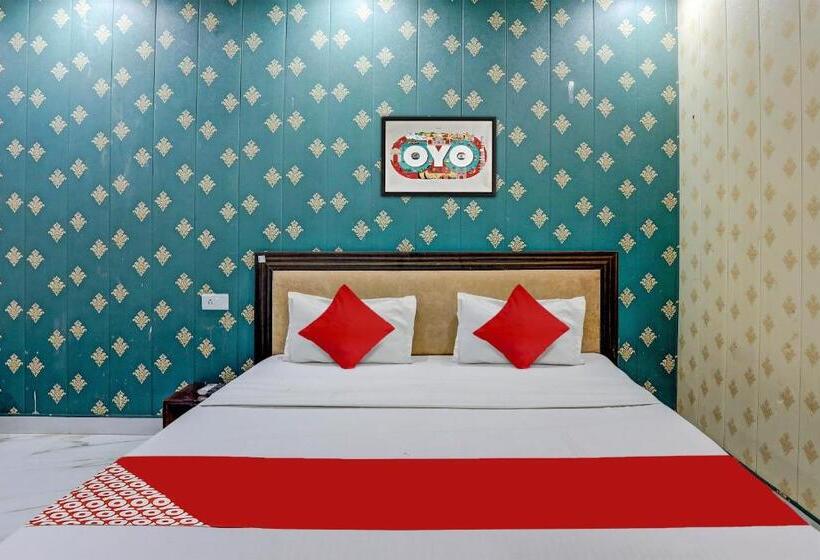 Трехместный Номер Классика, Oyo Flagship 81296 Sh