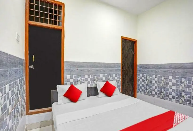 Classic Kolmen Hengen Huone, Oyo Flagship 81310 Green Guest House