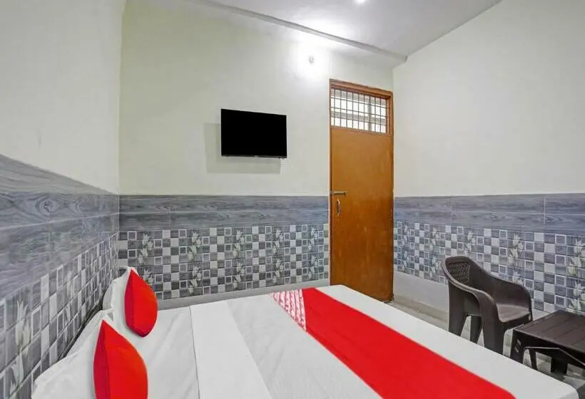 Classic Kolmen Hengen Huone, Oyo Flagship 81310 Green Guest House