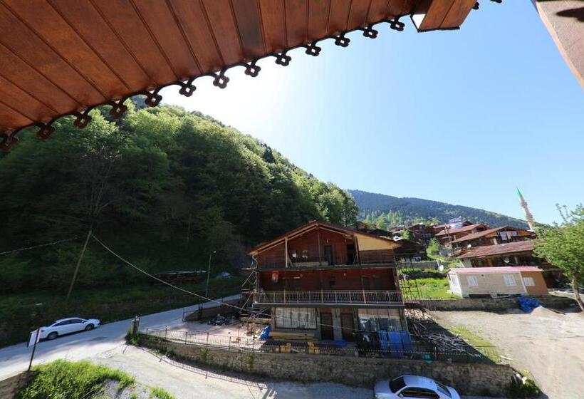 سوئیت با بالکن, Paradi̇se Lake