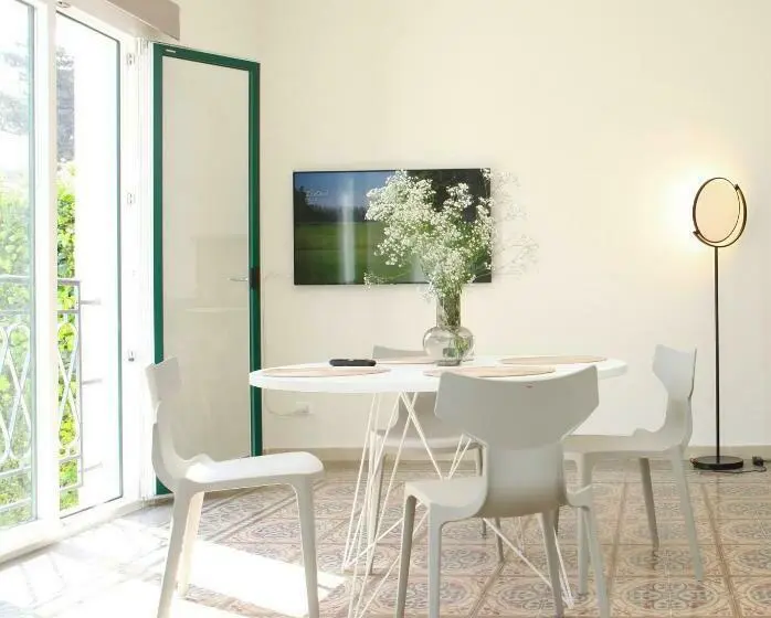 آپارتمان لوکس 1 خوابه, Versomare Room & Suite