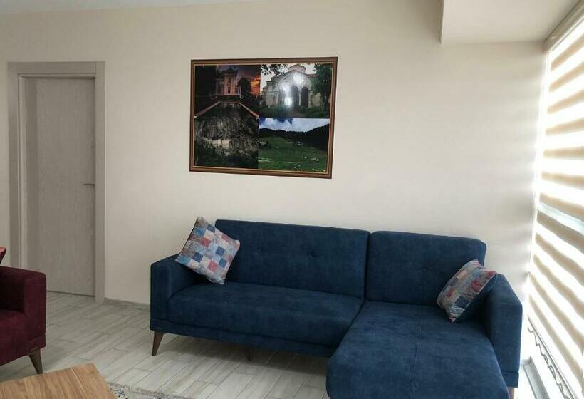 דירת חדר נוף לים, Hilal House