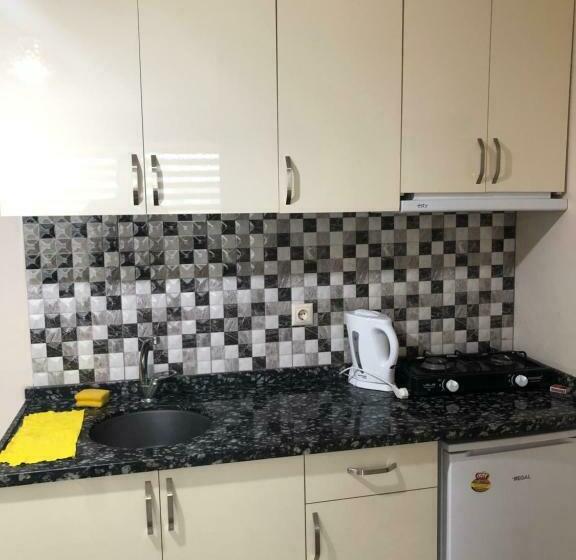 דירת חדר נוף לים, Hilal House