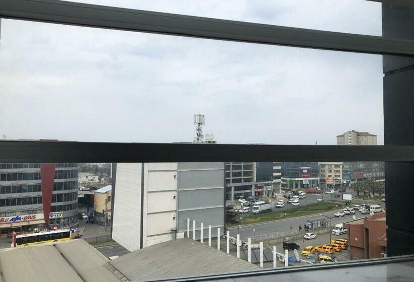 דירת חדר, Hilal House