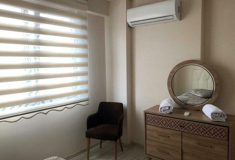 דירת חדר, Hilal House