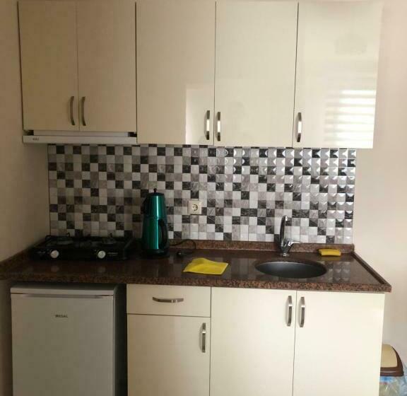 דירת חדר, Hilal House