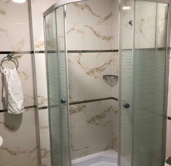 דירת חדר, Hilal House