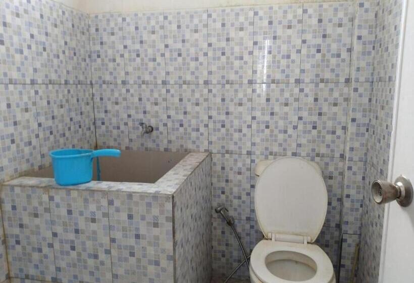 标准间, Gadjah Mada Hall Cafe & Penginapan