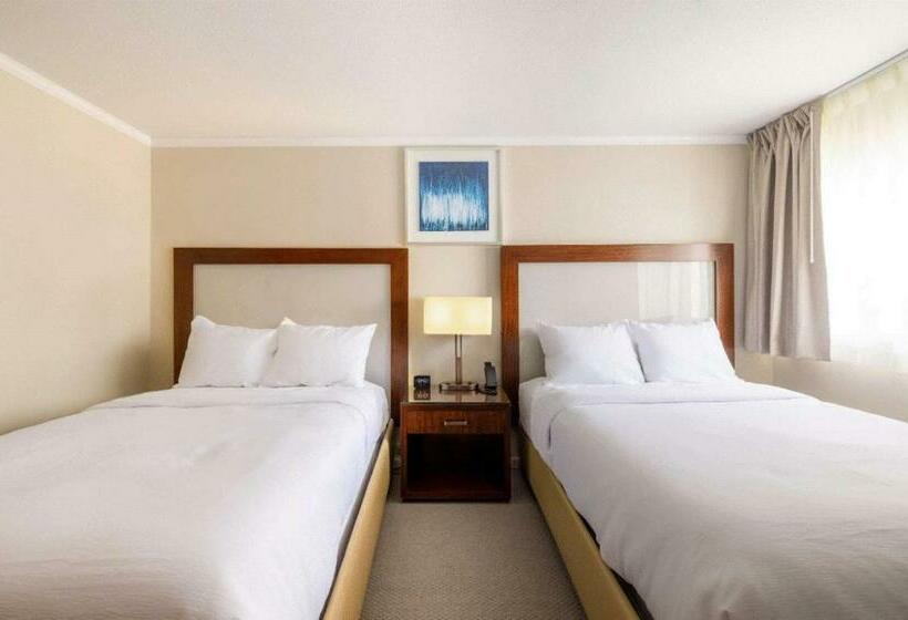 Номер Стандарт Вид на Бассейн, Downtown Dover Inn