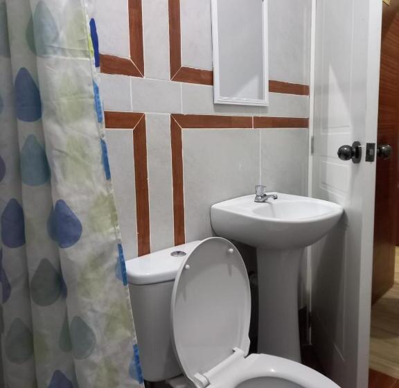 标准三人间外部浴室, Hospedaje Welcome Paracas 2 Sucursal