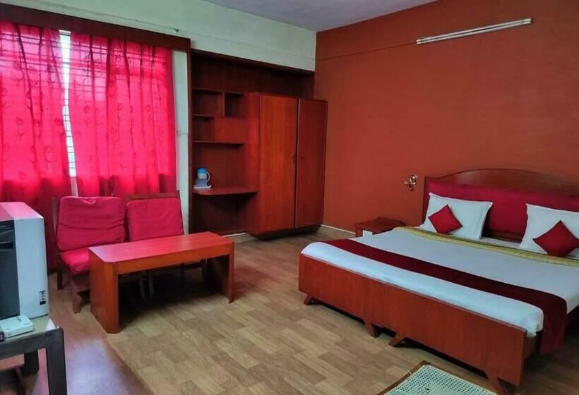 デラックスルーム, Natures Retreat S And Resorts