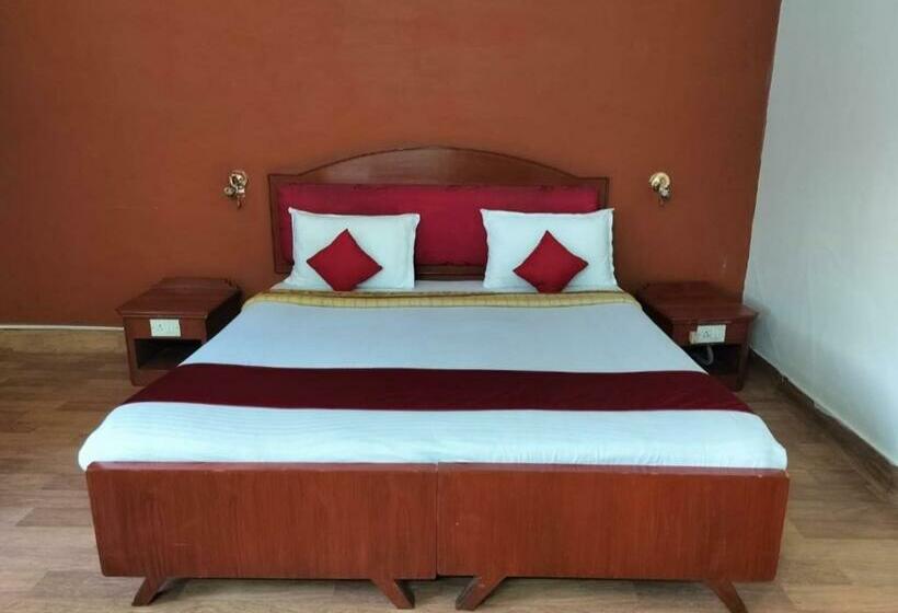 デラックスルーム, Natures Retreat S And Resorts