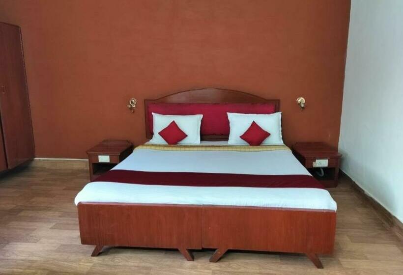 デラックスルーム, Natures Retreat S And Resorts