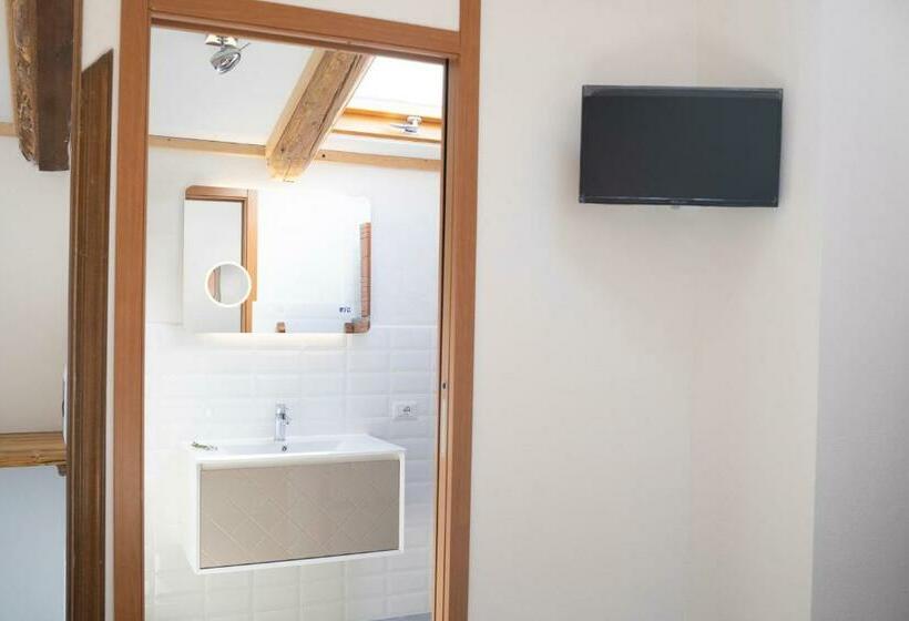 غرفة قياسية مطلّة علي الحديقة, Relais Raparo